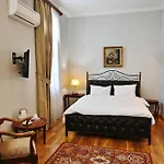 Le Bijou Luxury &