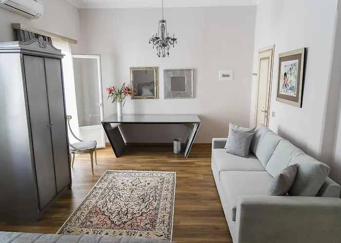 Le Bijou Luxury & Hotel *